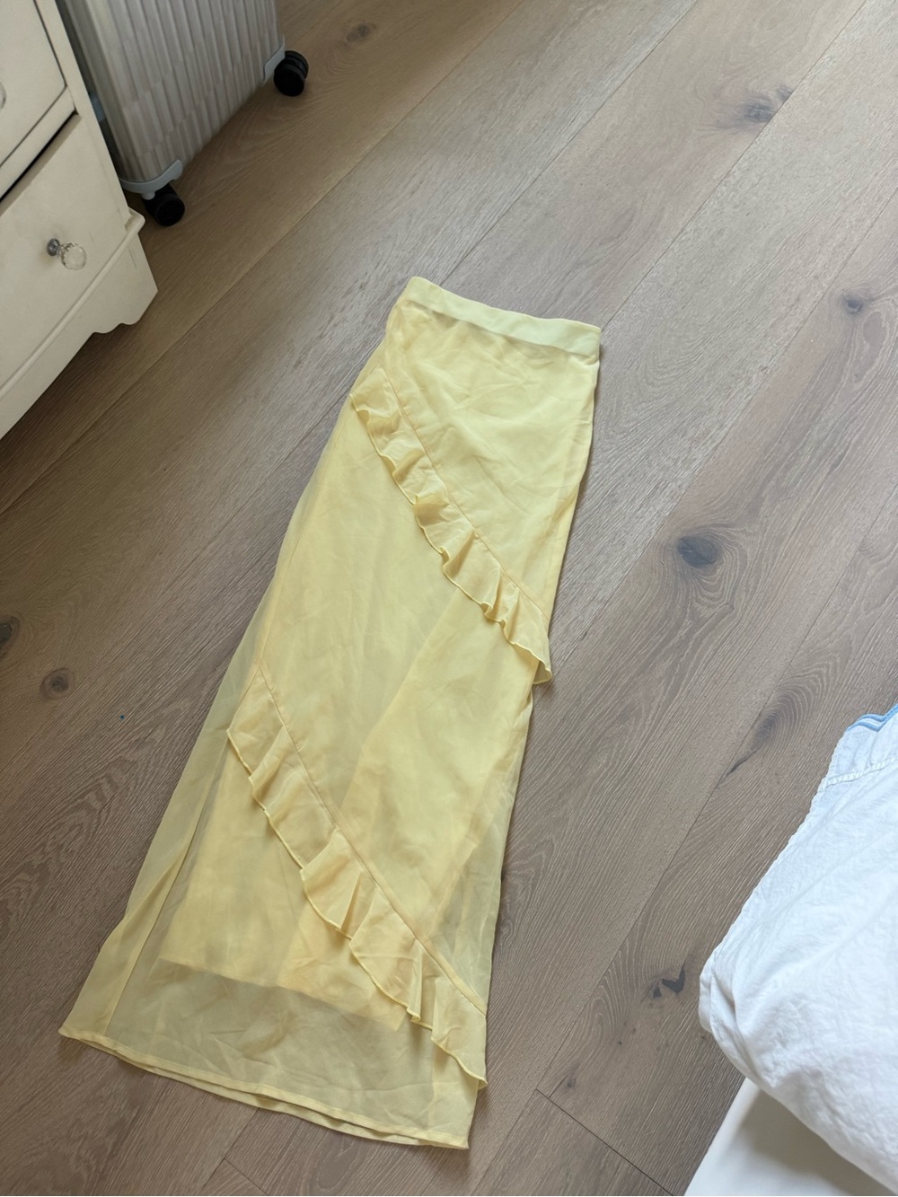 Beginning Boutique Yellow Skirt US0